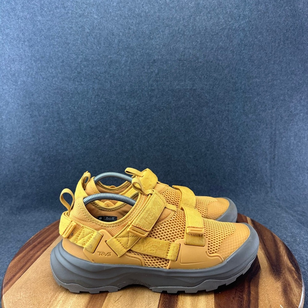 Teva Outflow Universal Sport Yellow Sunflower Men's Size 9 Hiking Water Shoes